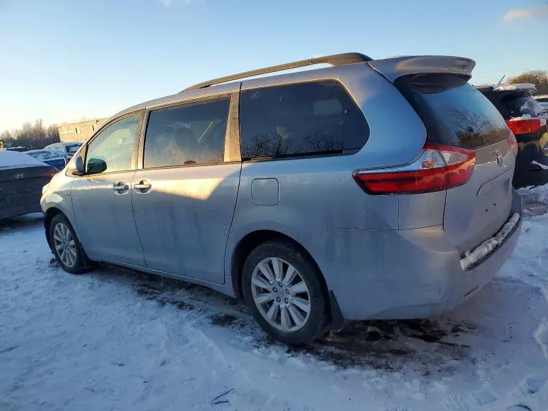 2017 TOYOTA SIENNA LE  