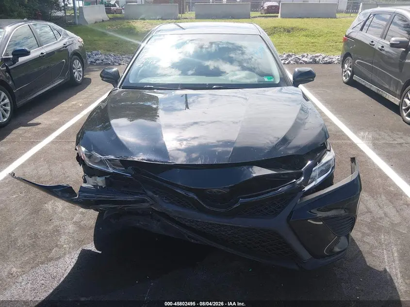 2018 TOYOTA CAMRY SE