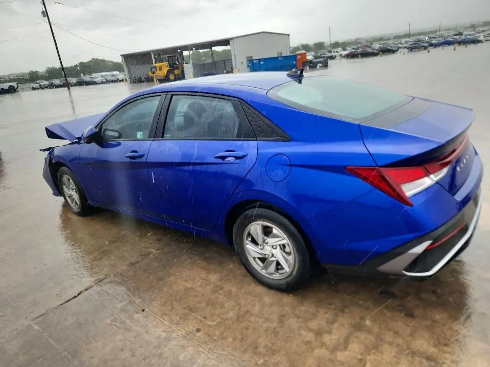 2024 HYUNDAI ELANTRA SE  