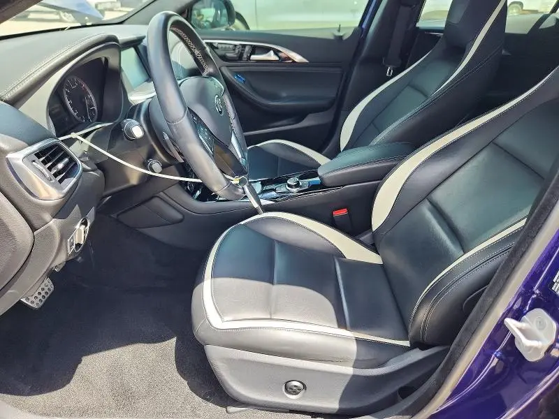 2018 INFINITI QX30 SPORT  