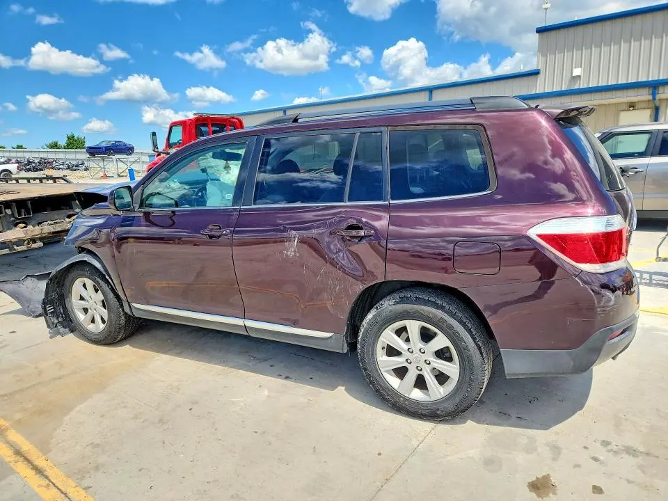 2012 TOYOTA HIGHLANDER SE  