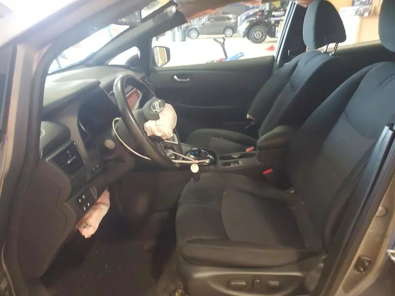 2022 NISSAN LEAF SV PLUS  