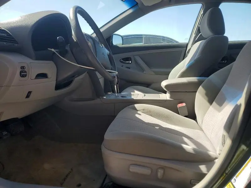 2010 TOYOTA CAMRY LE  