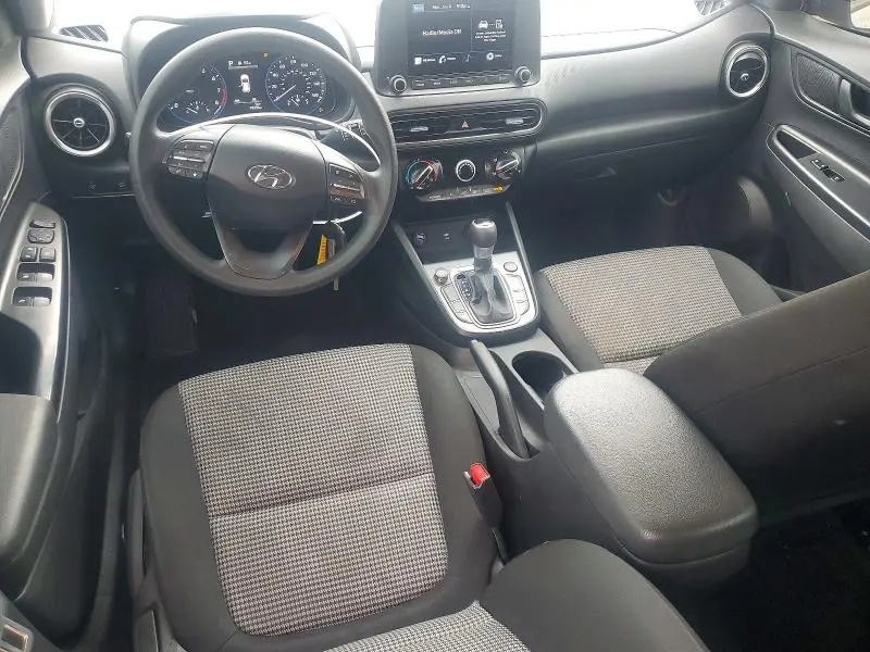 2022 HYUNDAI KONA SE  