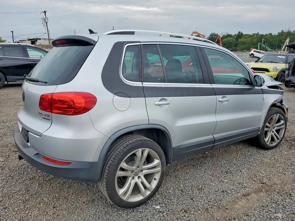 2012 VOLKSWAGEN TIGUAN S  