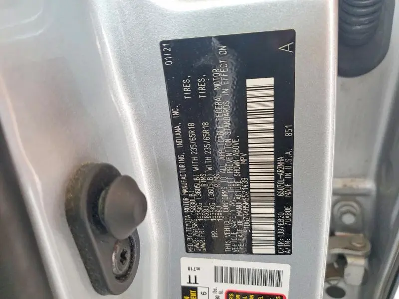 2021 TOYOTA HIGHLANDER XLE  