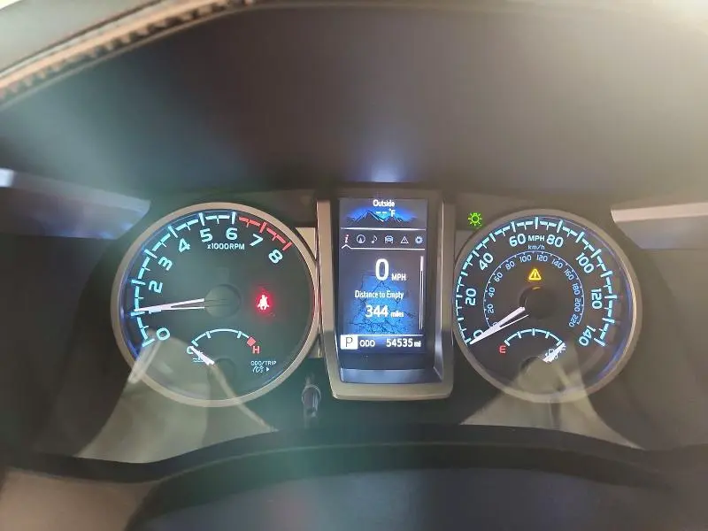 2021 TOYOTA TACOMA SR5 V6  