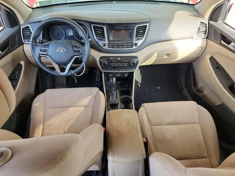 2016 HYUNDAI TUCSON SE  