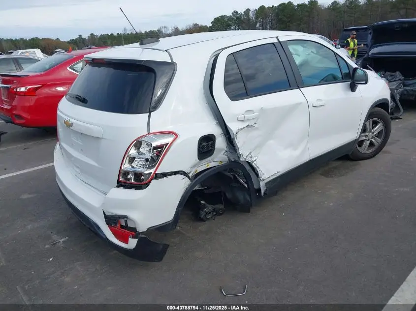2022 CHEVROLET TRAX FWD LS