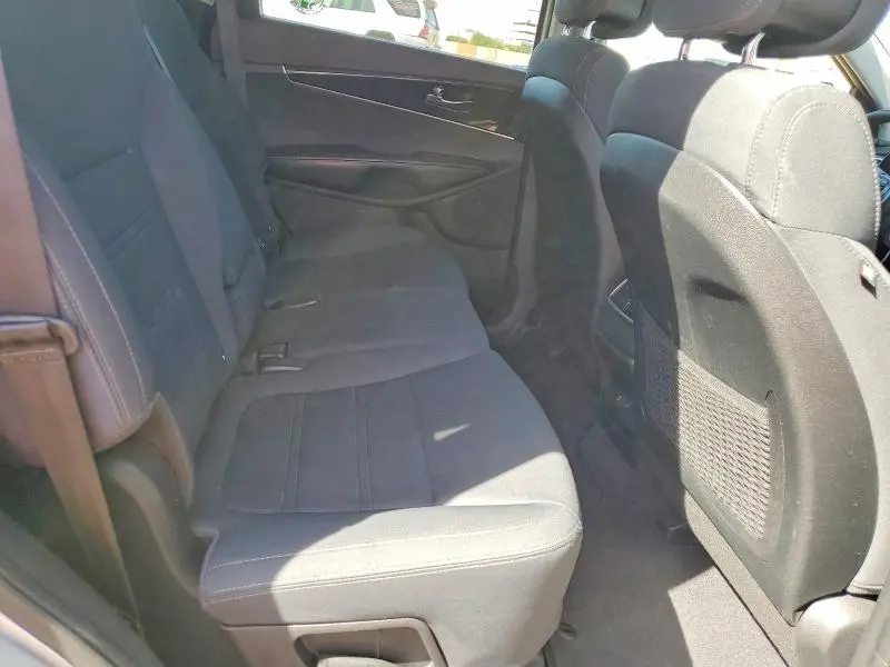 2016 KIA SORENTO L  