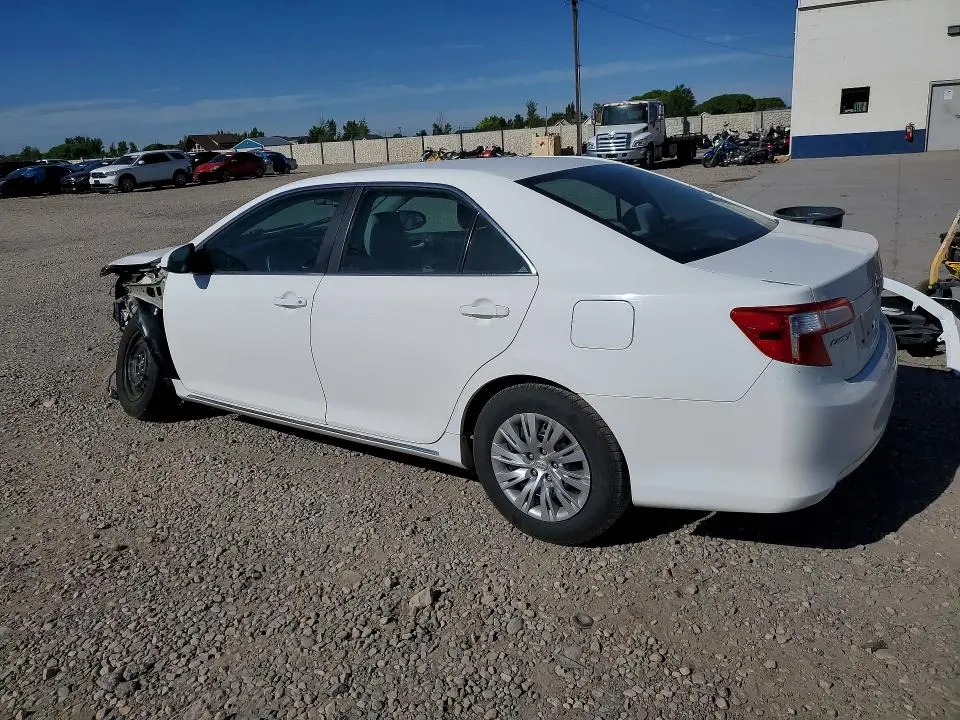 2014 TOYOTA CAMRY LE  