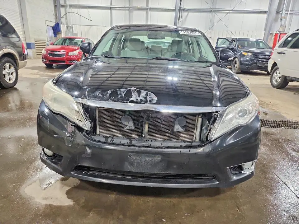 2011 TOYOTA AVALON LIMITED  