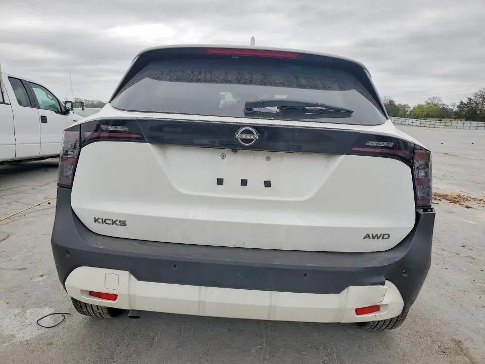 2025 NISSAN KICKS SV  