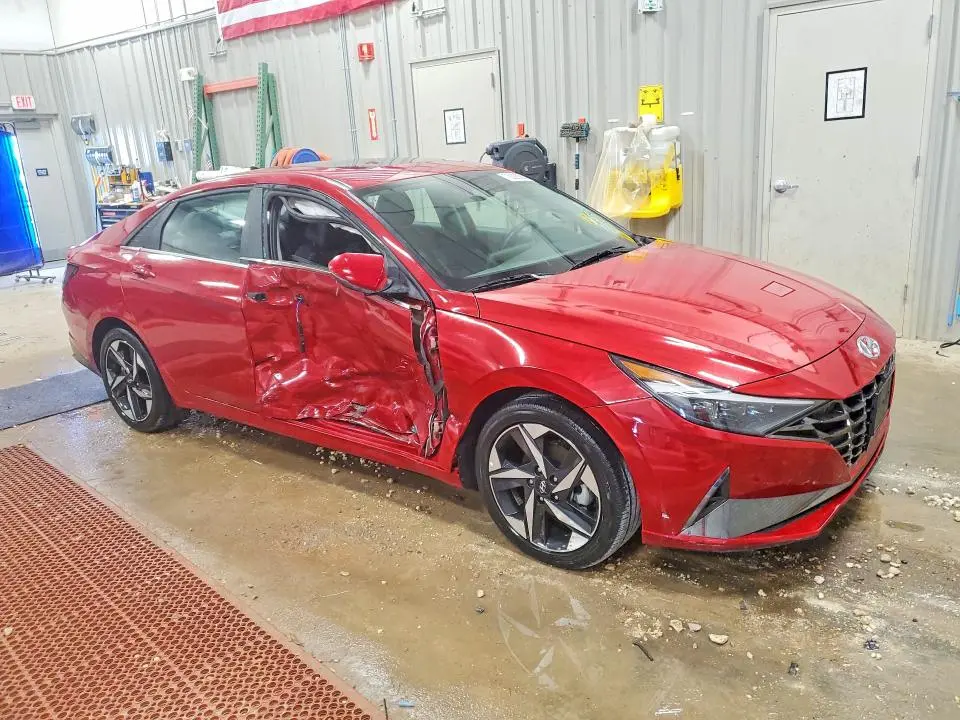 2022 HYUNDAI ELANTRA   