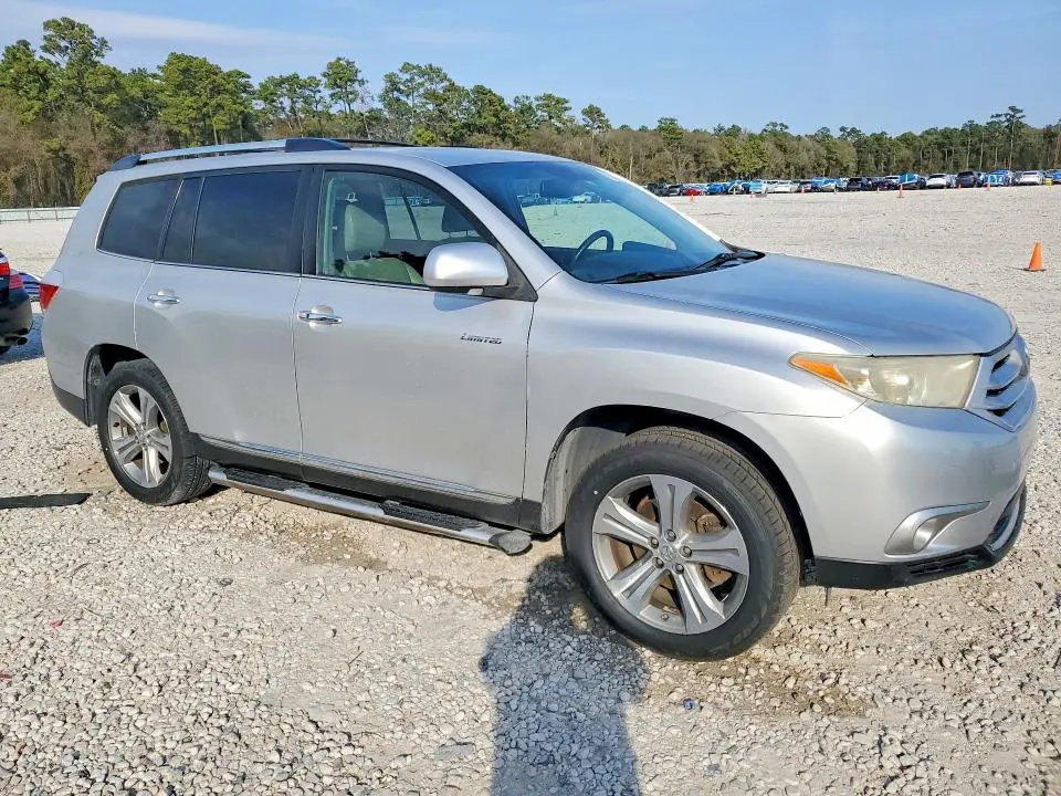 2013 TOYOTA HIGHLANDER LIMITED  