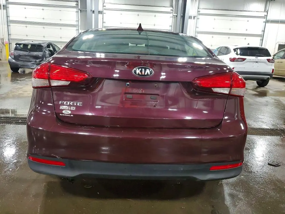 2017 KIA FORTE LX  