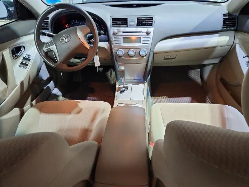 2011 TOYOTA CAMRY LE  