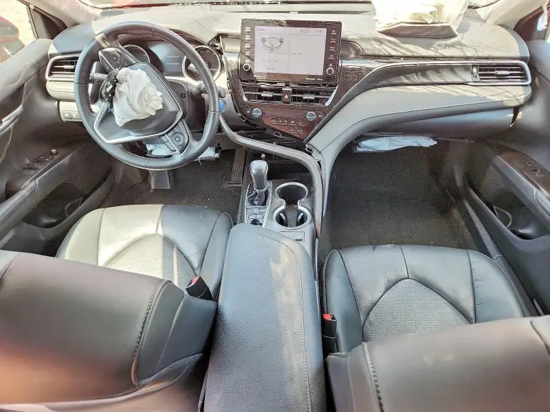 2024 TOYOTA CAMRY XLE  