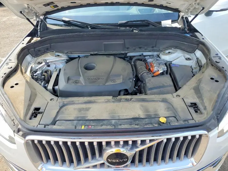 2021 VOLVO XC90 T8 RECHARGE MOMENTUM  