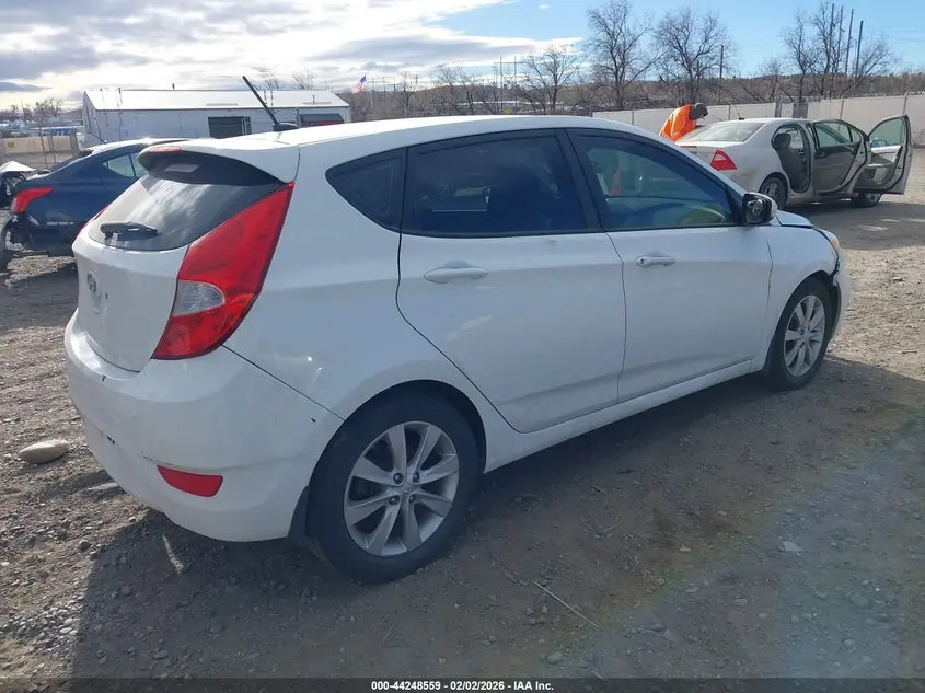 2014 HYUNDAI ACCENT SE