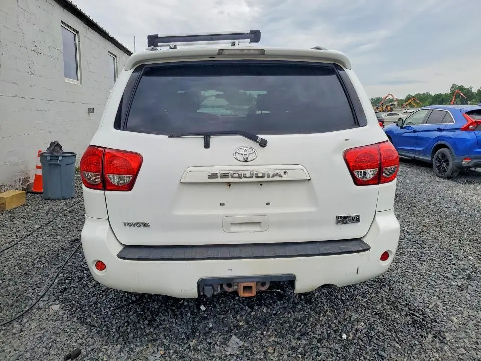 2010 TOYOTA SEQUOIA SR5  