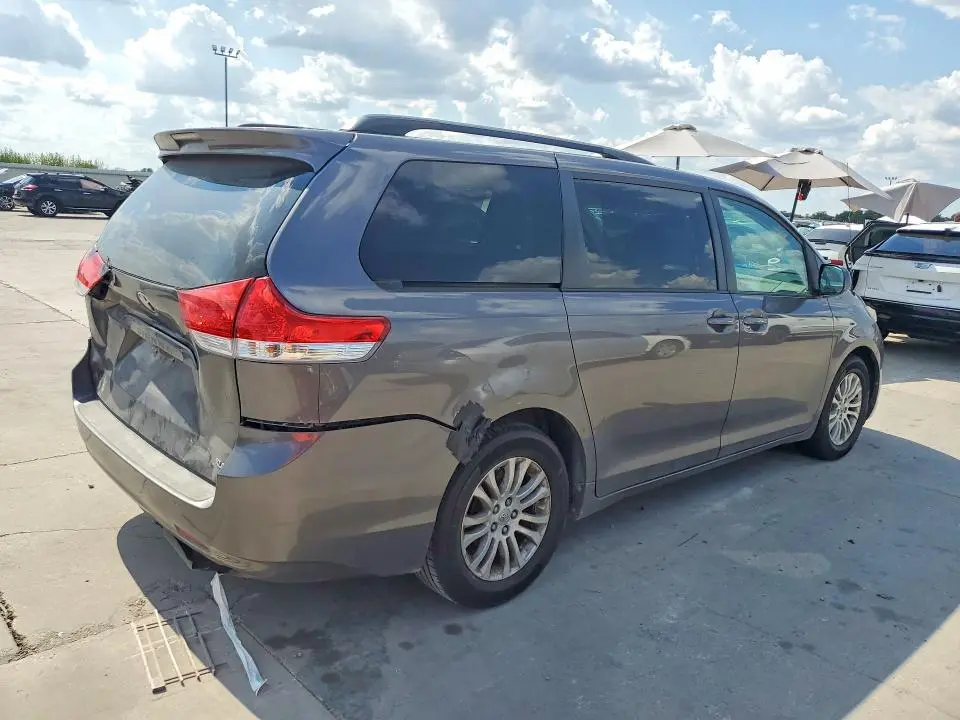 2012 TOYOTA SIENNA XLE 8-PASSENGER  