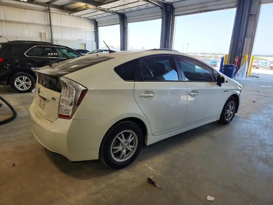 2011 TOYOTA PRIUS TWO  