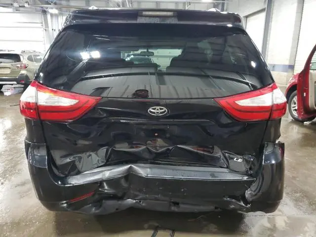 2016 TOYOTA SIENNA LE  