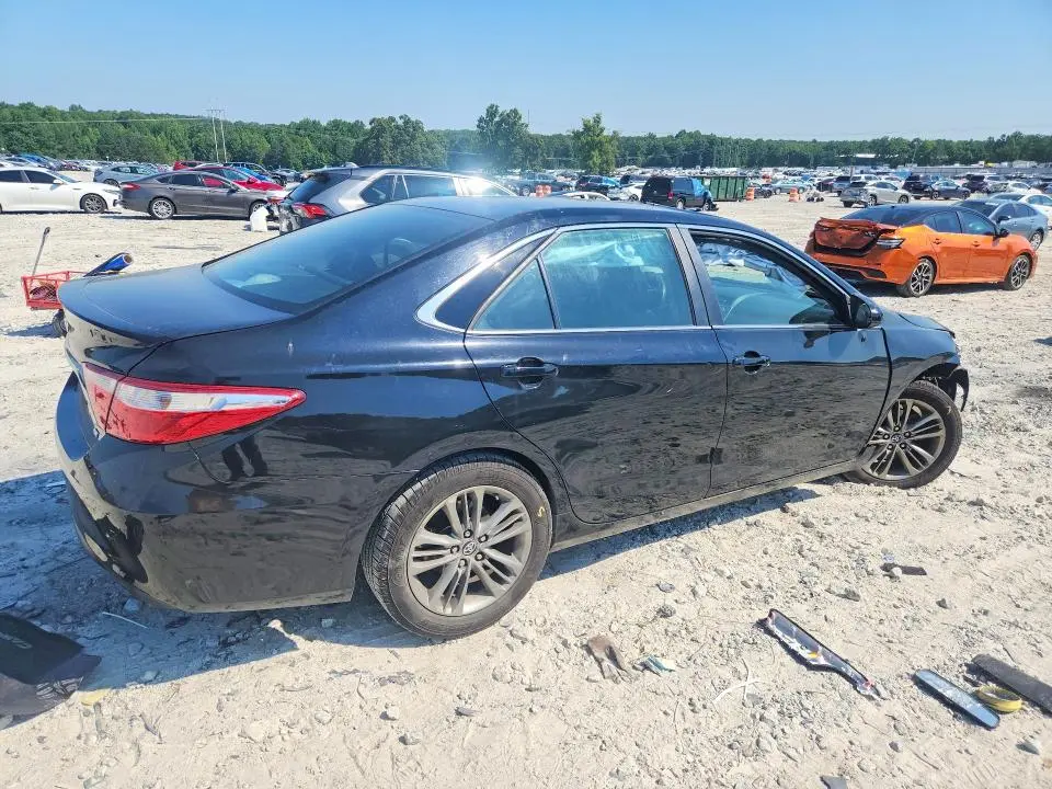 2017 TOYOTA CAMRY SE  
