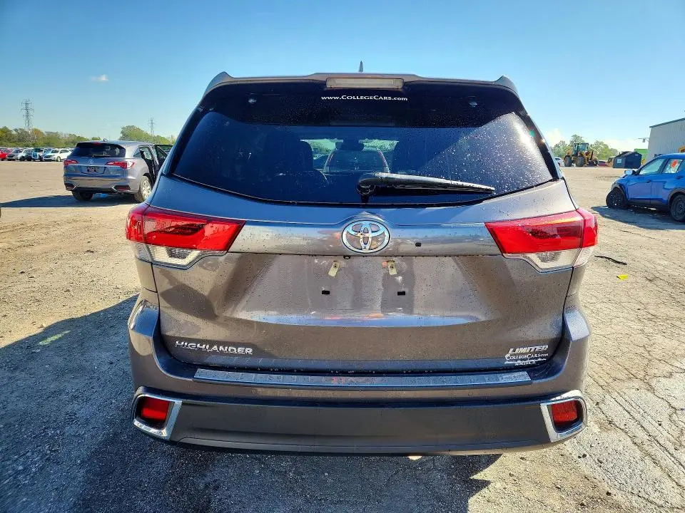 2017 TOYOTA HIGHLANDER LIMITED  