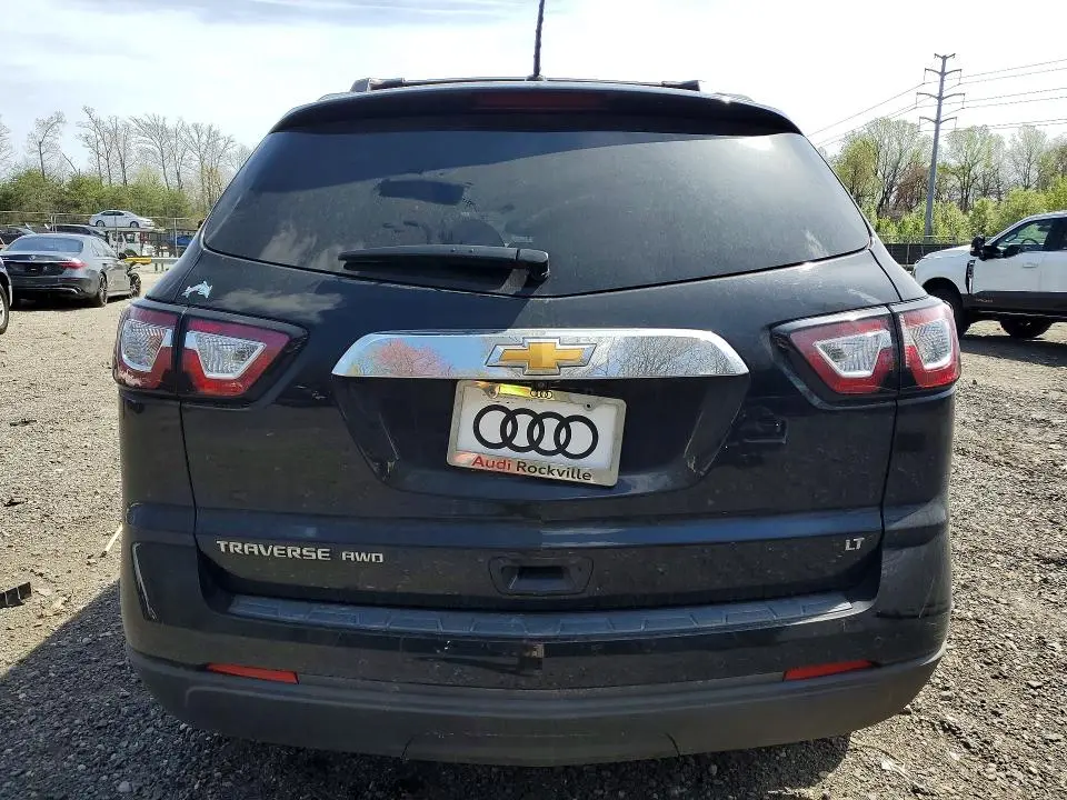 2017 CHEVROLET TRAVERSE LT  