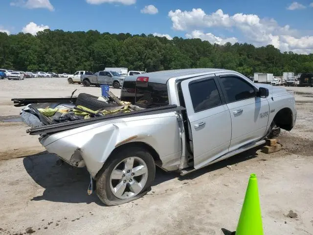 2016 RAM 1500 SLT  