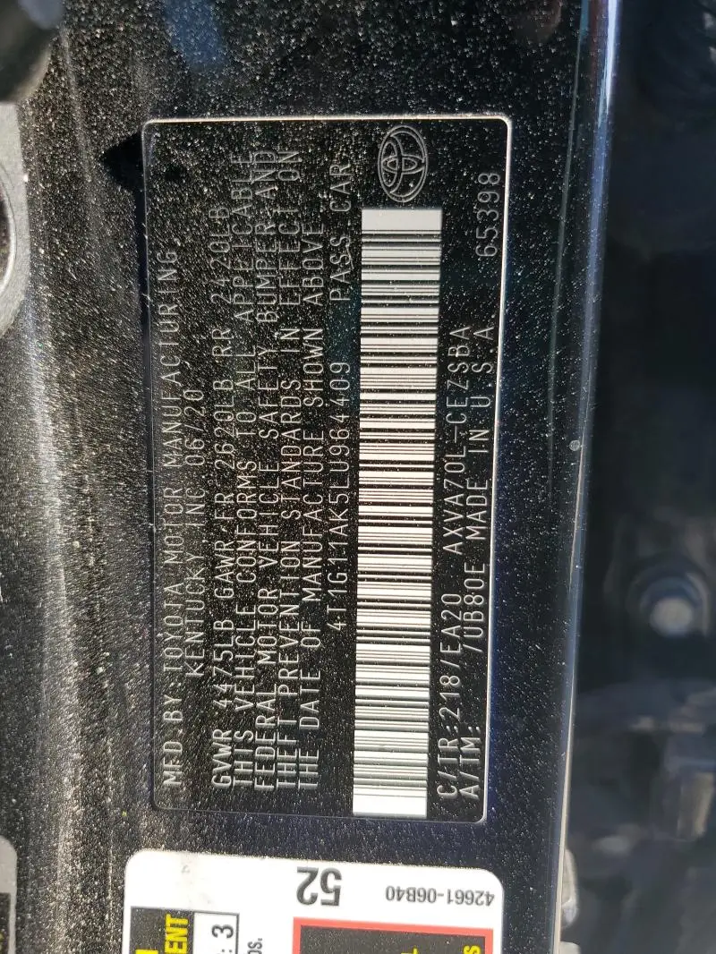 2020 TOYOTA CAMRY SE  