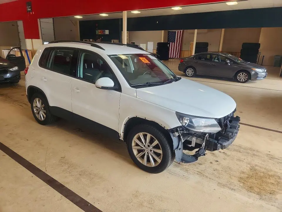 2017 VOLKSWAGEN TIGUAN S  