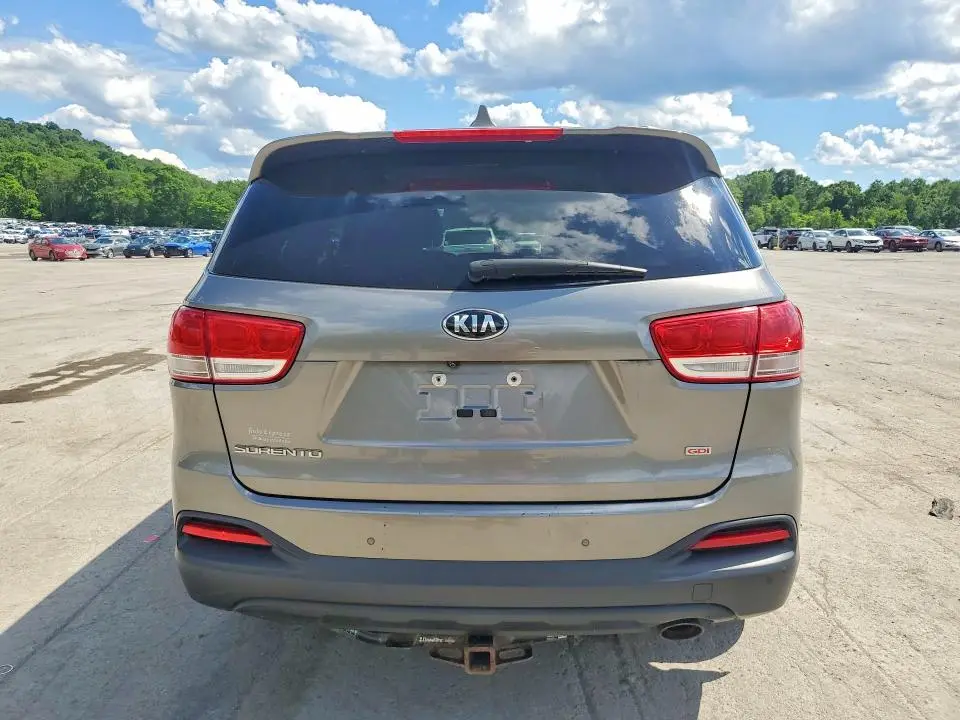 2017 KIA SORENTO LX  
