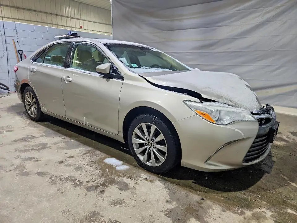 2015 TOYOTA CAMRY XLE  