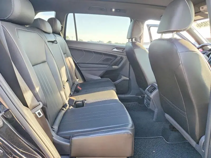 2022 VOLKSWAGEN TIGUAN SE R-LINE BLACK  