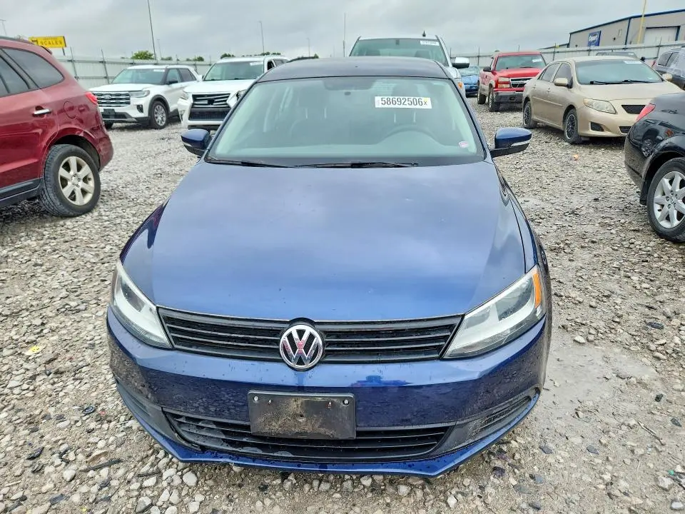 2012 VOLKSWAGEN JETTA SE  
