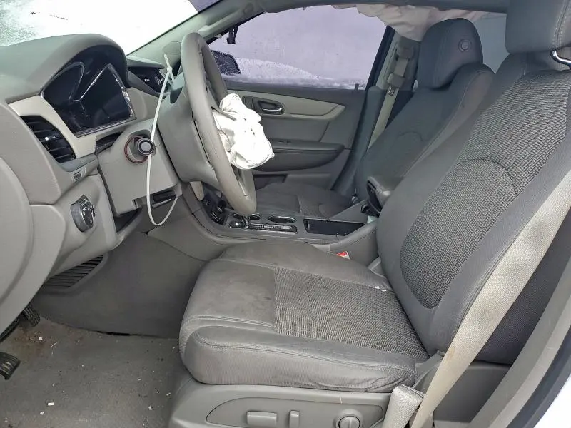 2016 CHEVROLET TRAVERSE LS  