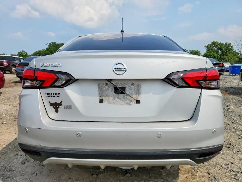 2021 NISSAN VERSA S  