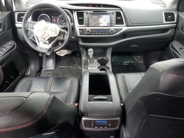 2019 TOYOTA HIGHLANDER SE