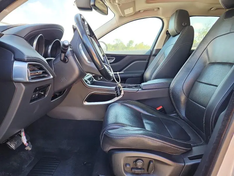 2017 JAGUAR F-PACE R - SPORT  