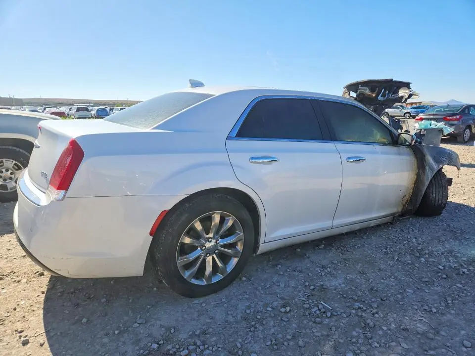 2016 CHRYSLER 300C   