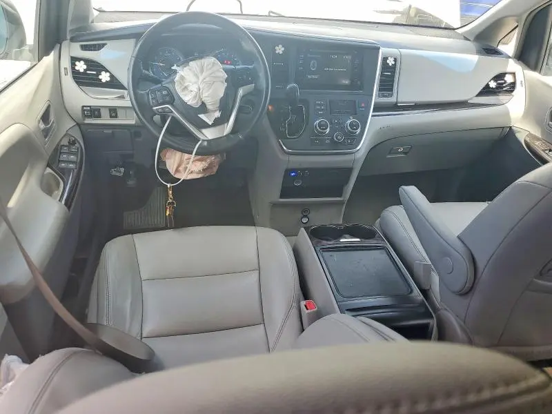 2017 TOYOTA SIENNA XLE 8-PASSENGER  