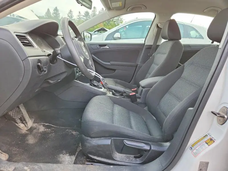 2011 VOLKSWAGEN JETTA   