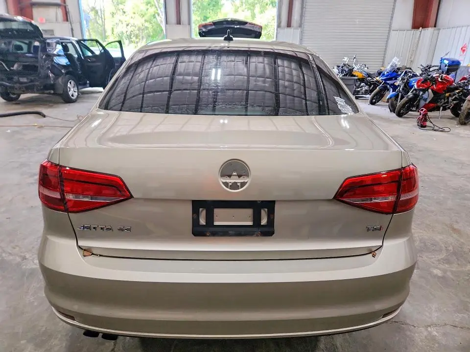2015 VOLKSWAGEN JETTA SE  