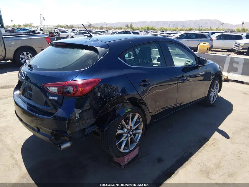2018 MAZDA MAZDA3 TOURING