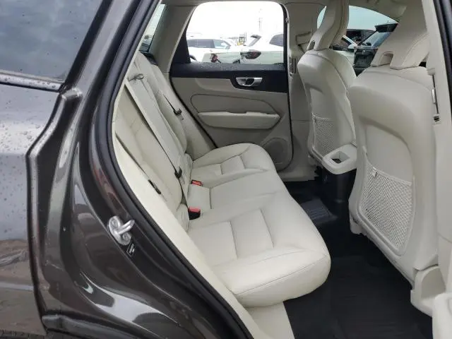 2024 VOLVO XC60 PLUS  