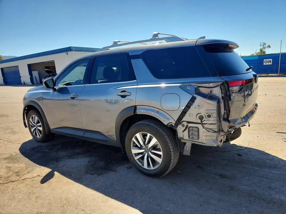 2024 NISSAN PATHFINDER SL  