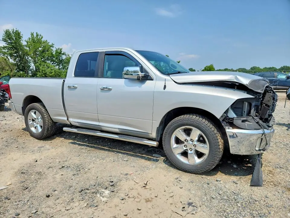 2015 RAM 1500 SLT  